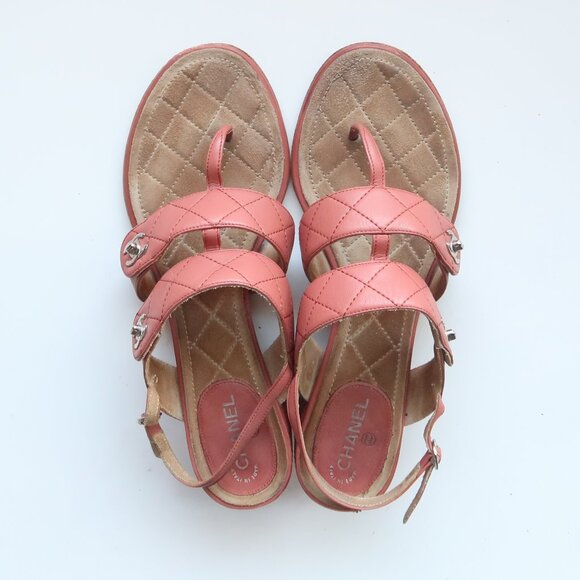 Chanel Quilted Leather Logo Sandals – Designer Summer Slides in Coral Pink - Picture 3 of 16
